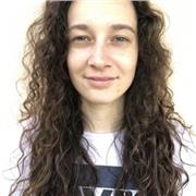 Ragazza diplomata presso Istituto Tecnico Commerciale